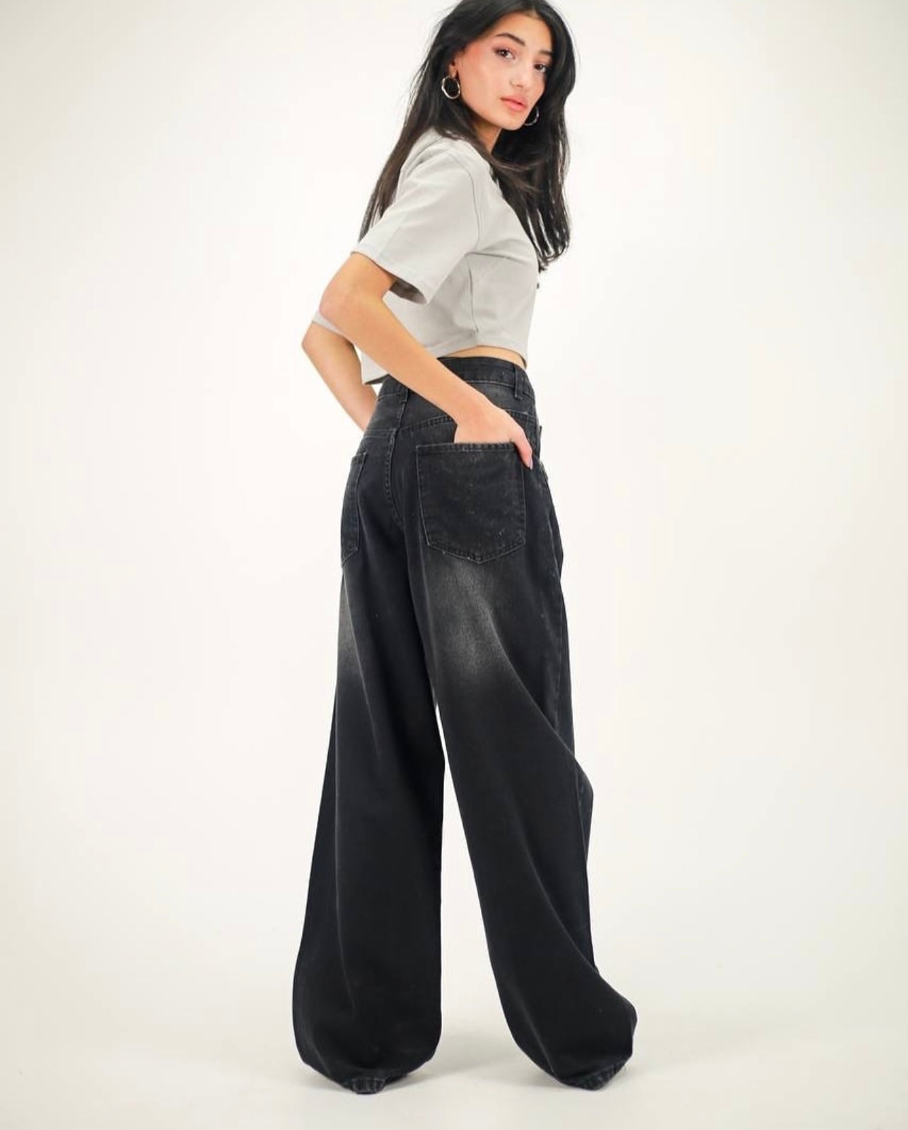 black plain jeans