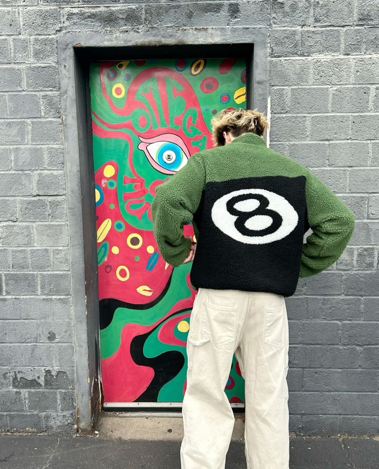 🎱 jacket