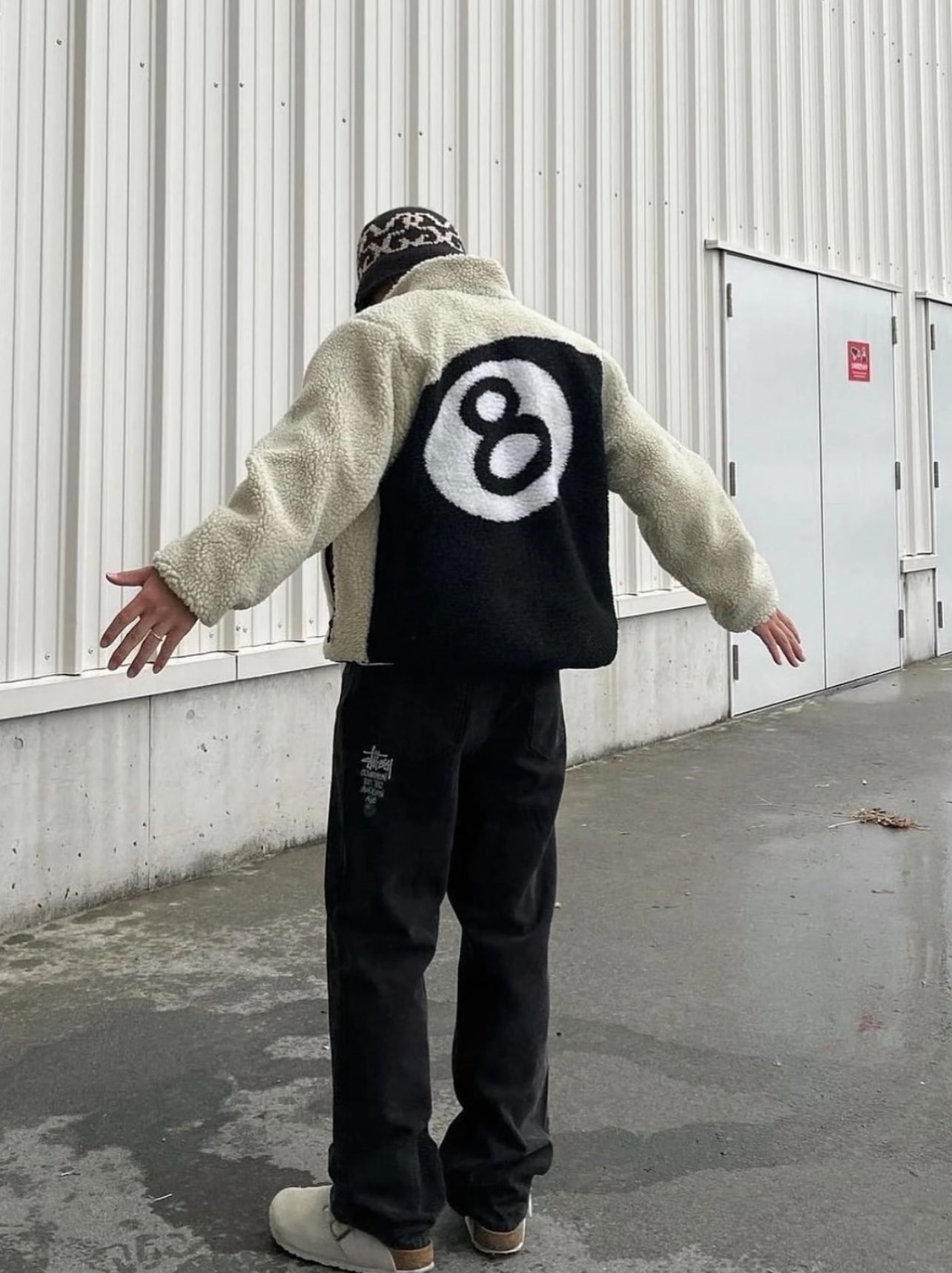🎱 jacket