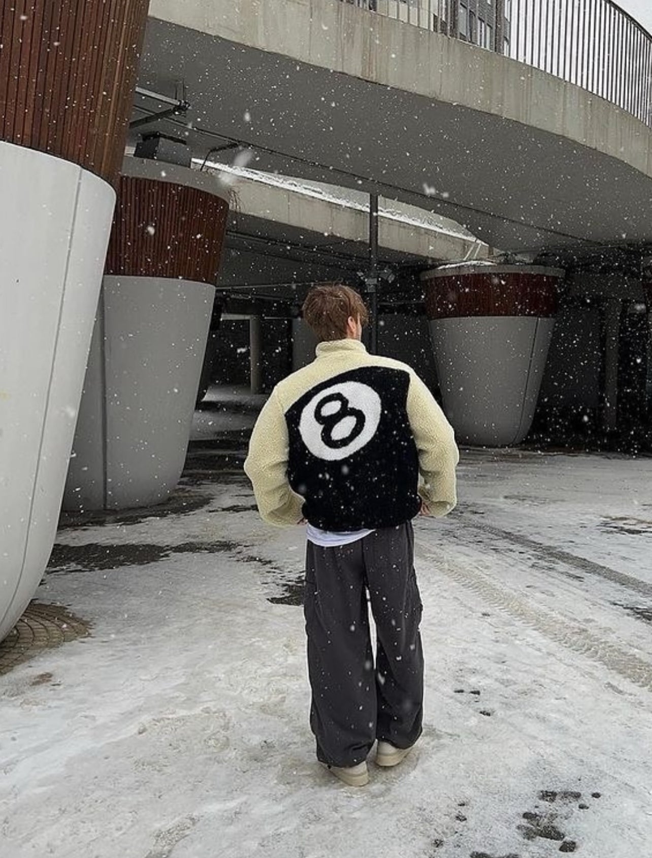 🎱 jacket